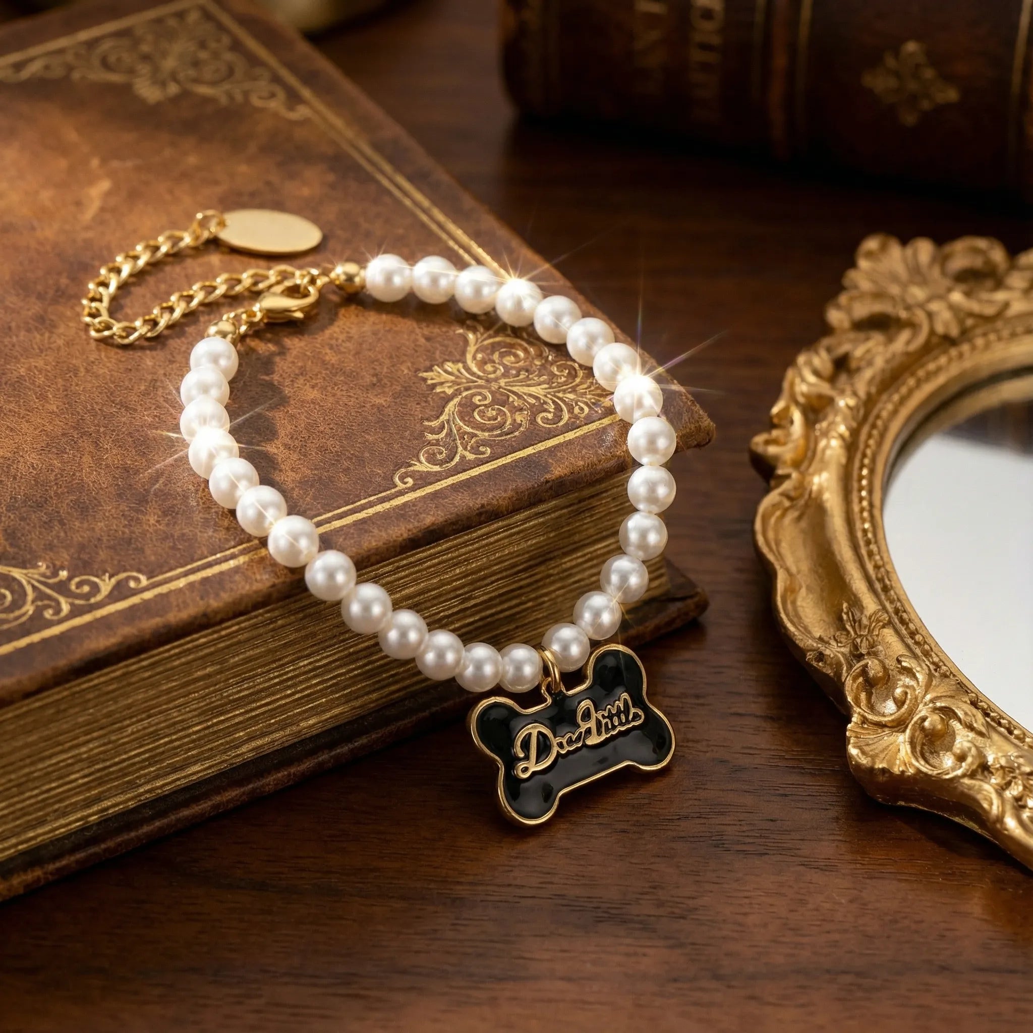 The Gilded Bone Rococo Pearl Bracelet(Black Enamel Bone)