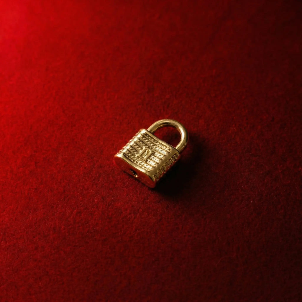 Vintage style nugget gold heart necklace pendant Chunky jewelry