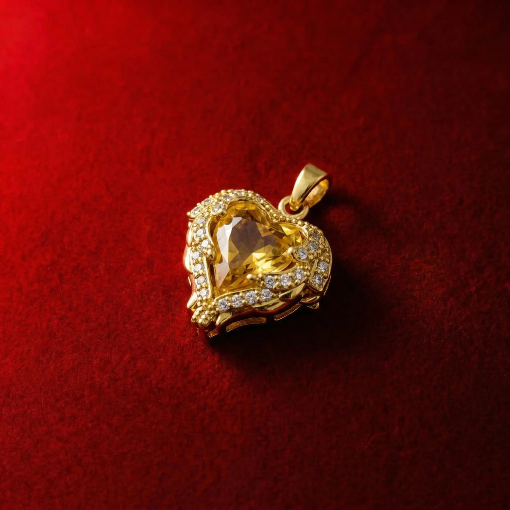 Close-up of Gothic-style heart-shaped multicolor zirconia pendant, 18K gold-plated brass pendant, suitable for sliding chain necklaces, gold pendant