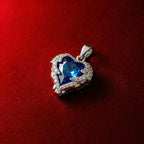 Close-up of Gothic-style heart-shaped multicolor zirconia pendant, 18K gold-plated brass pendant, suitable for sliding chain necklaces, blue (silver base) pendant 