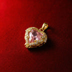 Close-up of Gothic-style heart-shaped multicolor zirconia pendant, 18K gold-plated brass pendant, suitable for sliding chain necklaces, Pink pendant 