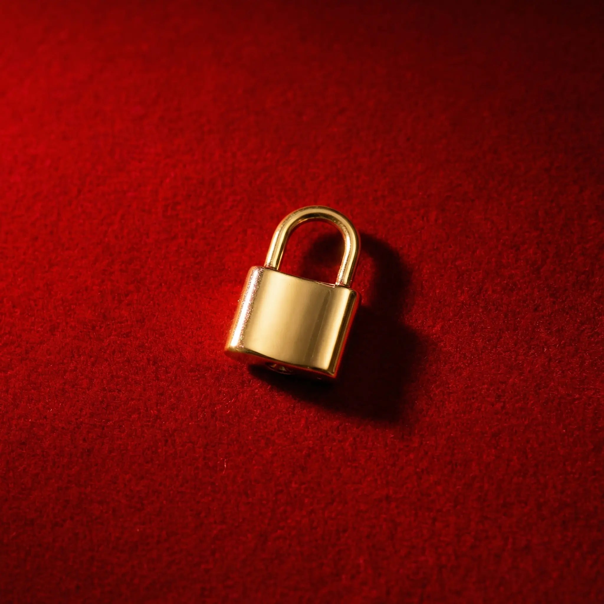 Vintage style nugget gold heart necklace pendant Chunky jewelry